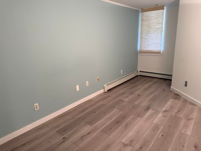 Building Photo - 1115 Willow Ave