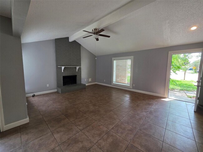 Building Photo - 1115 Rock Canyon Dr