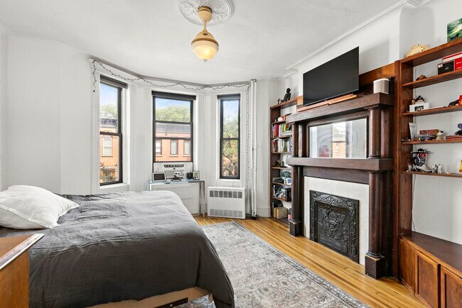 Building Photo - 1110 Park Ave