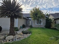 Building Photo - Home For Rent