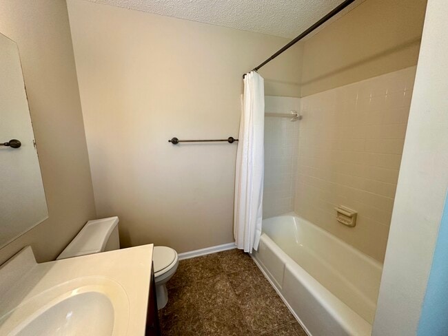 Building Photo - 8312 Chippenham Ln