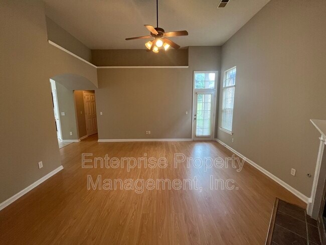 Building Photo - 5236 Laurel Home Cove
