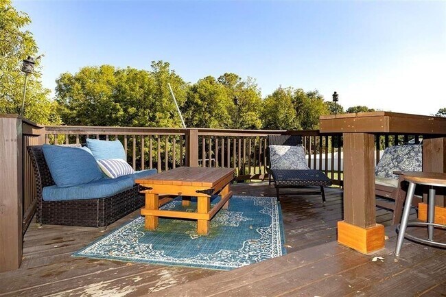 Building Photo - 413 Adalynn Cir