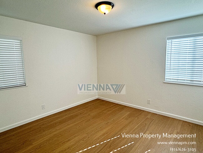 Building Photo - 1133 Amberwood Rd