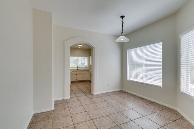 Building Photo - Charming 3-Bedroom Single-Story Home in Elkhorn!