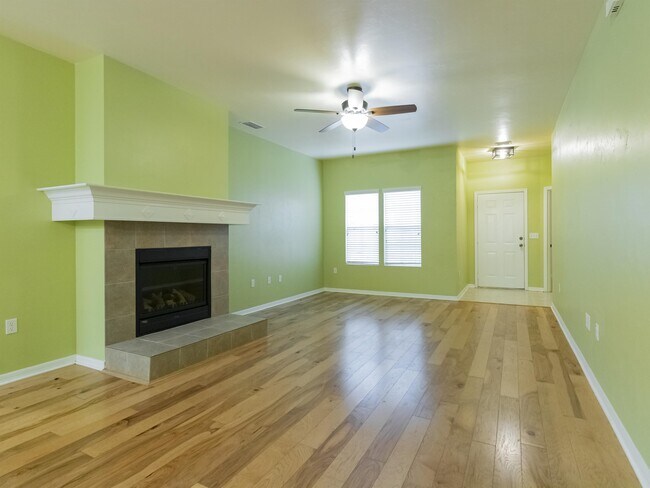 Building Photo - 8436 SW 77th Ave