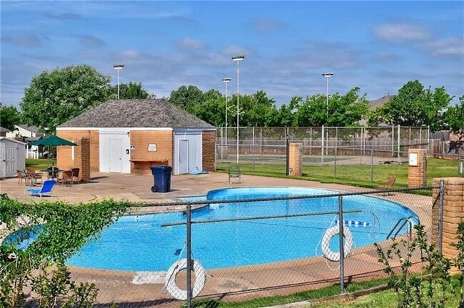 Building Photo - 2833 Indian Creek Blvd