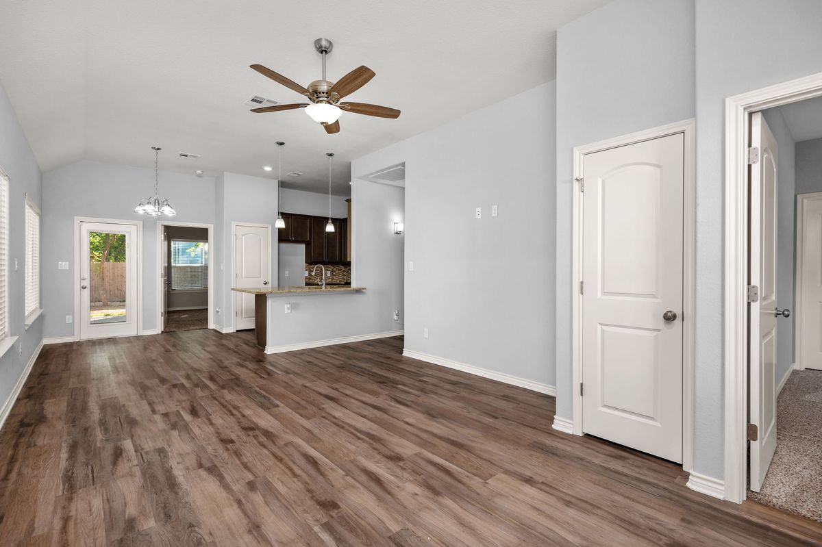 Building Photo - 1314 Antone St