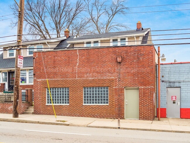 Building Photo - 1390 Sullivant Ave