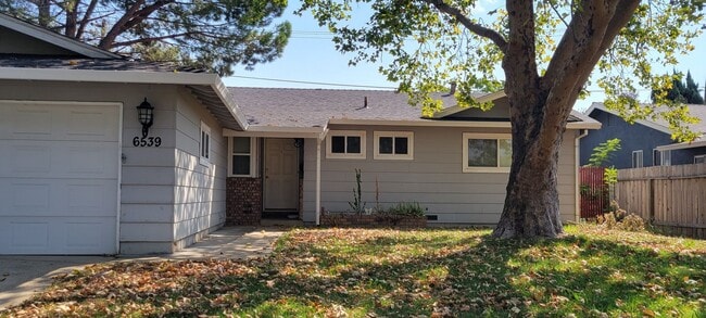 Building Photo - South Redding Cutie Near Westwood Village ...