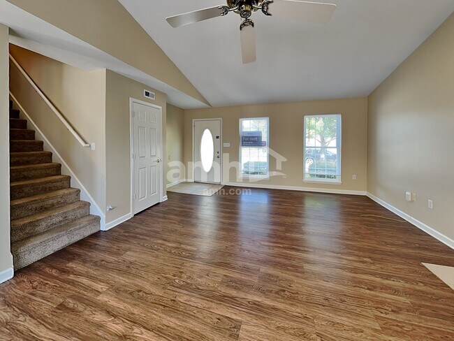 Building Photo - 17879 Grassy Knoll Dr