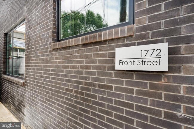 Building Photo - 1772 N Front St