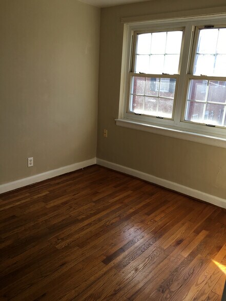 Sample unit - 811 Elizabeth Ave