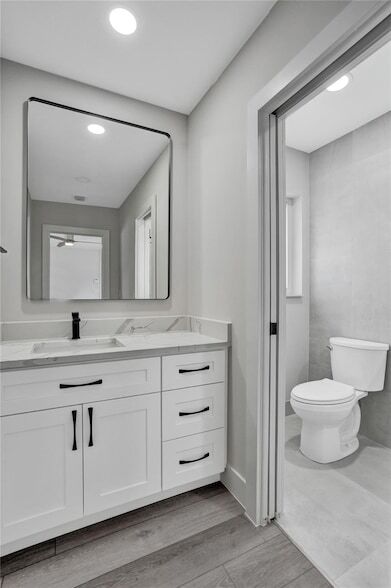 Building Photo - 5361 SW 7th St