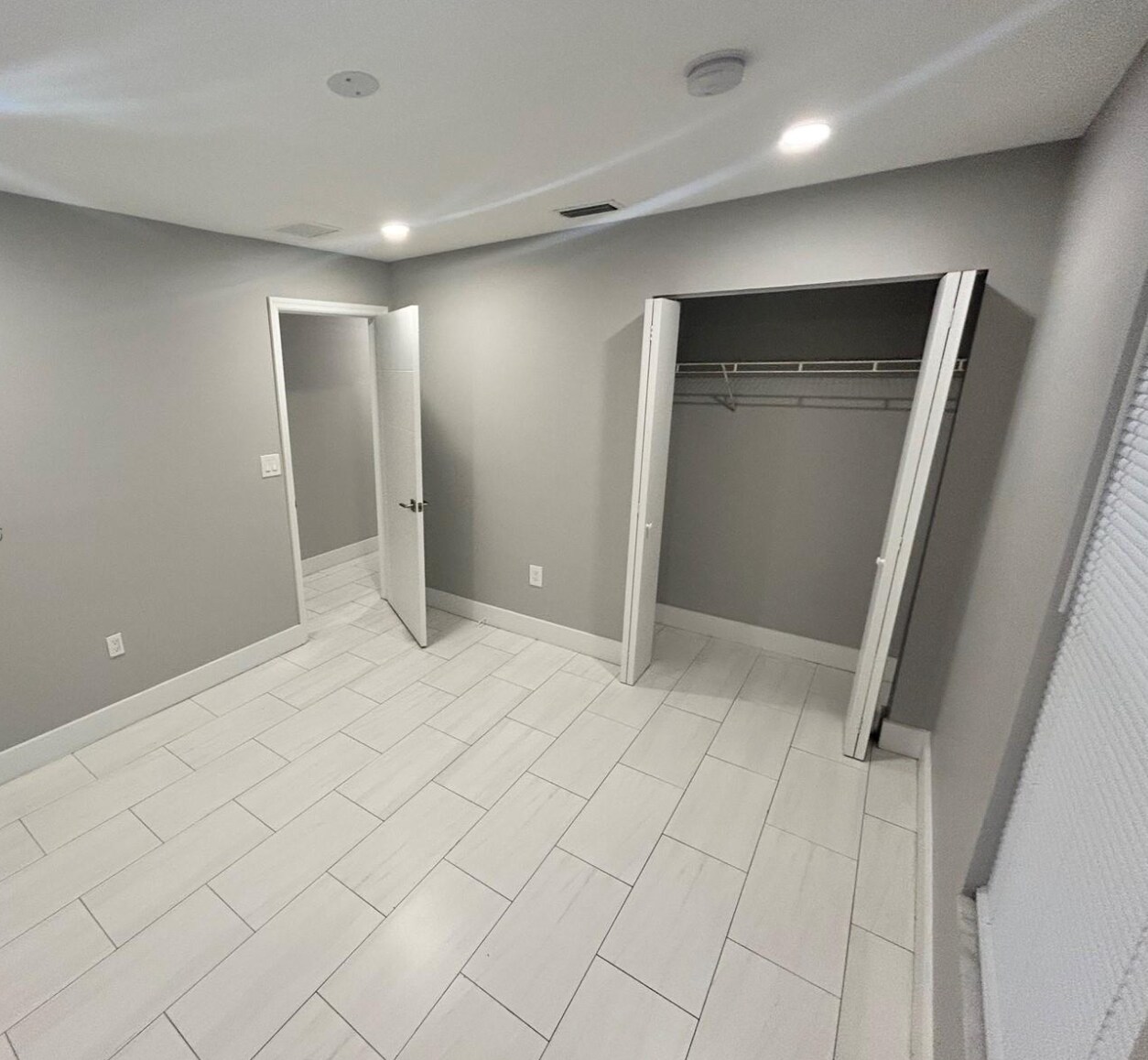 Building Photo - 1724 NW 1st Pl