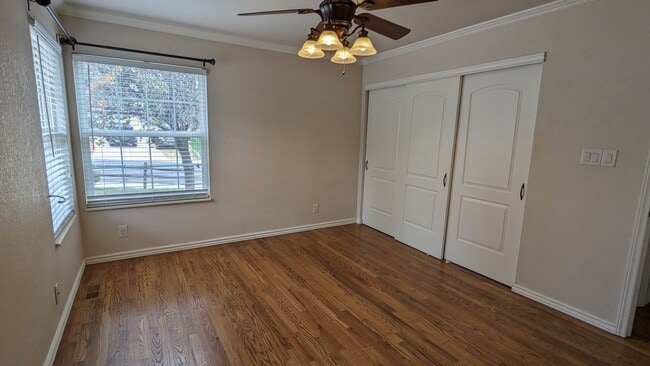 Building Photo - BEAUTIFUL 5 BED/3 BATH RANCHER WITH FINISH...