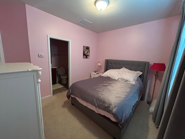 Building Photo - 1070 Drayton Ct