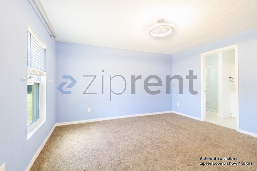 Building Photo - 1345 17th Ln SW