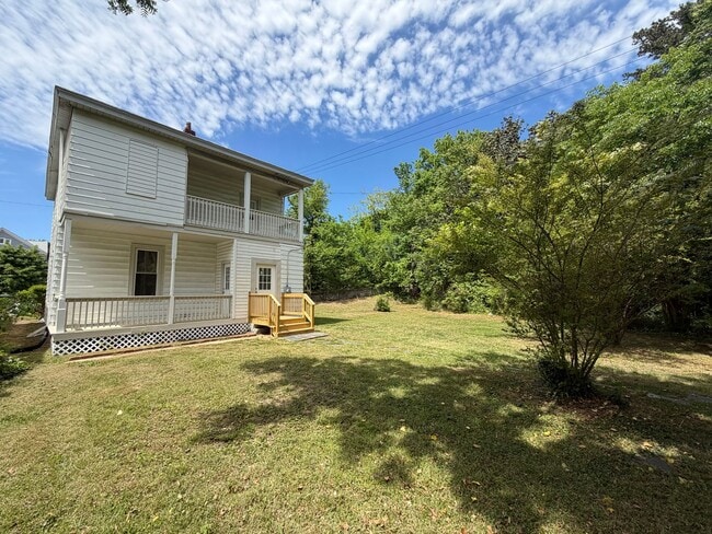Building Photo - Charming 4bdrm/1.5bth Home Located in Richmond's North Highland Park w/Balcony!!