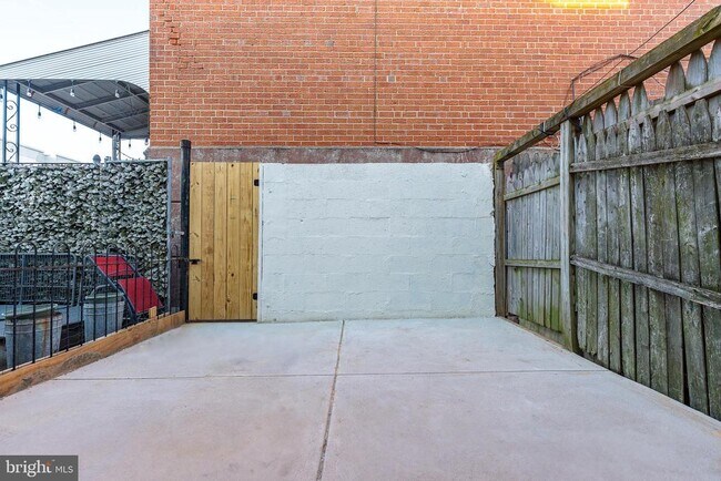 Building Photo - 2563 E Elkhart St