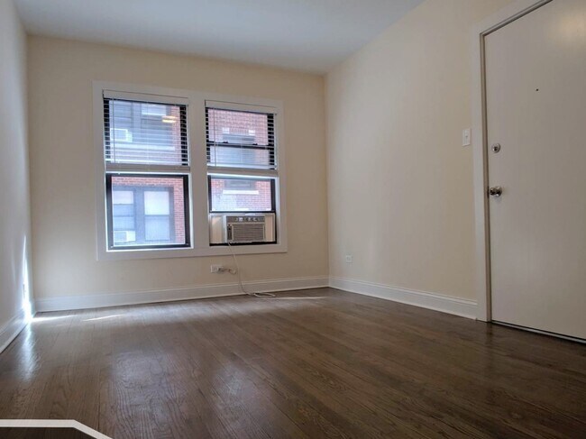 Building Photo - 2641 N Spaulding Ave