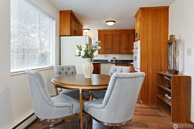 Building Photo - 3633 Triplex