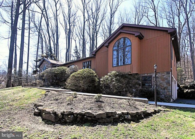 Building Photo - 306 Cedar Hill Rd