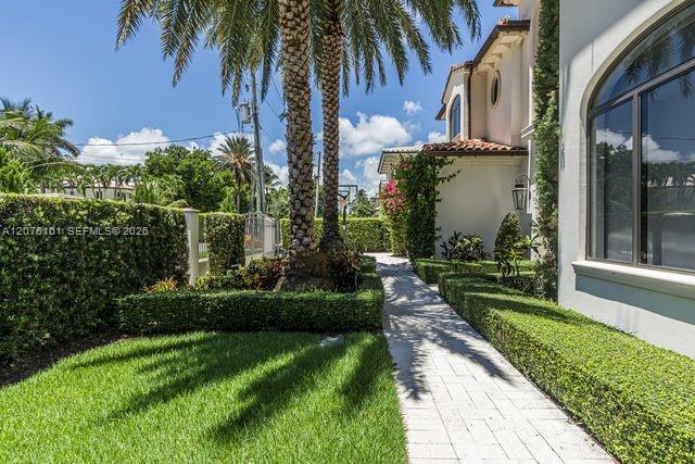 Building Photo - 2627 Castilla Isle