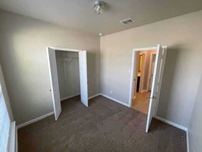 Building Photo - 6350 Daisy Way