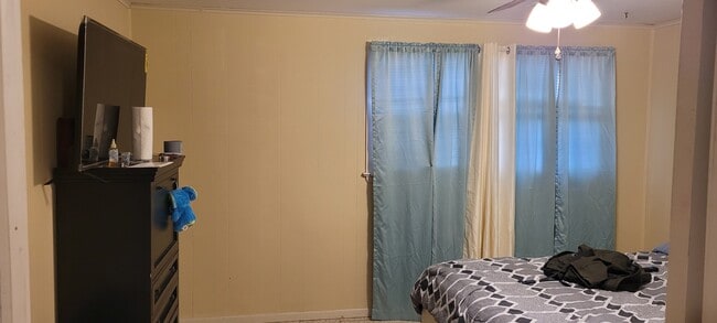 Building Photo - 6106 Hellen Lee Dr