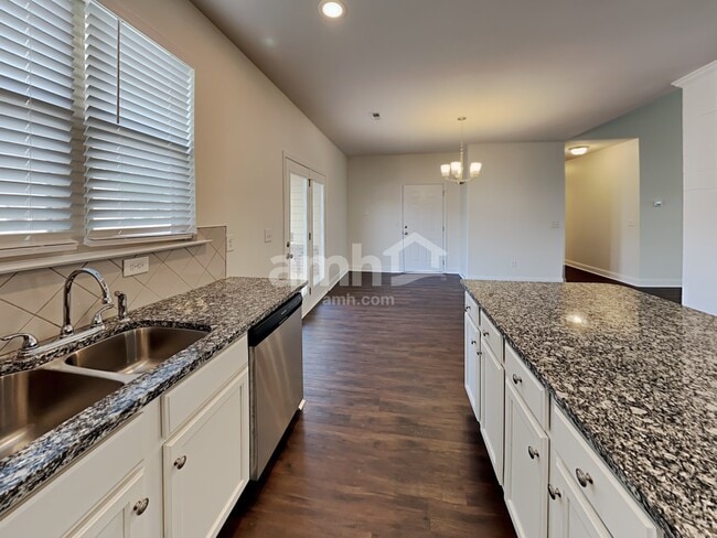 Building Photo - 1109 Abundance Dr