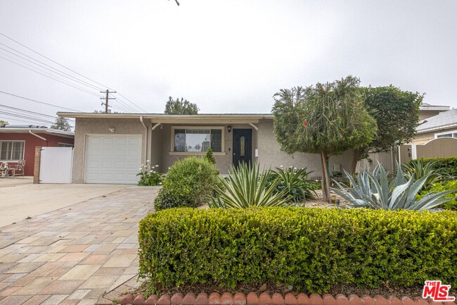 Building Photo - 22022 Lopez St