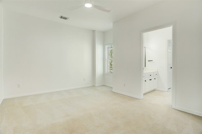 Building Photo - 22926 Haven Field Ct