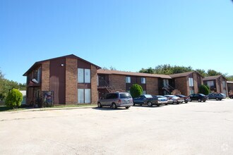 Building Photo - The Willows South