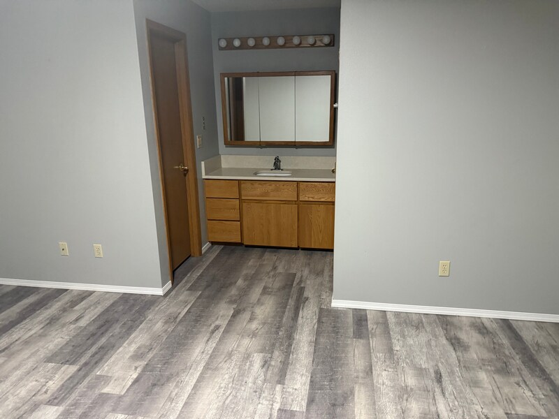 Building Photo - 6402 Fremont Dr