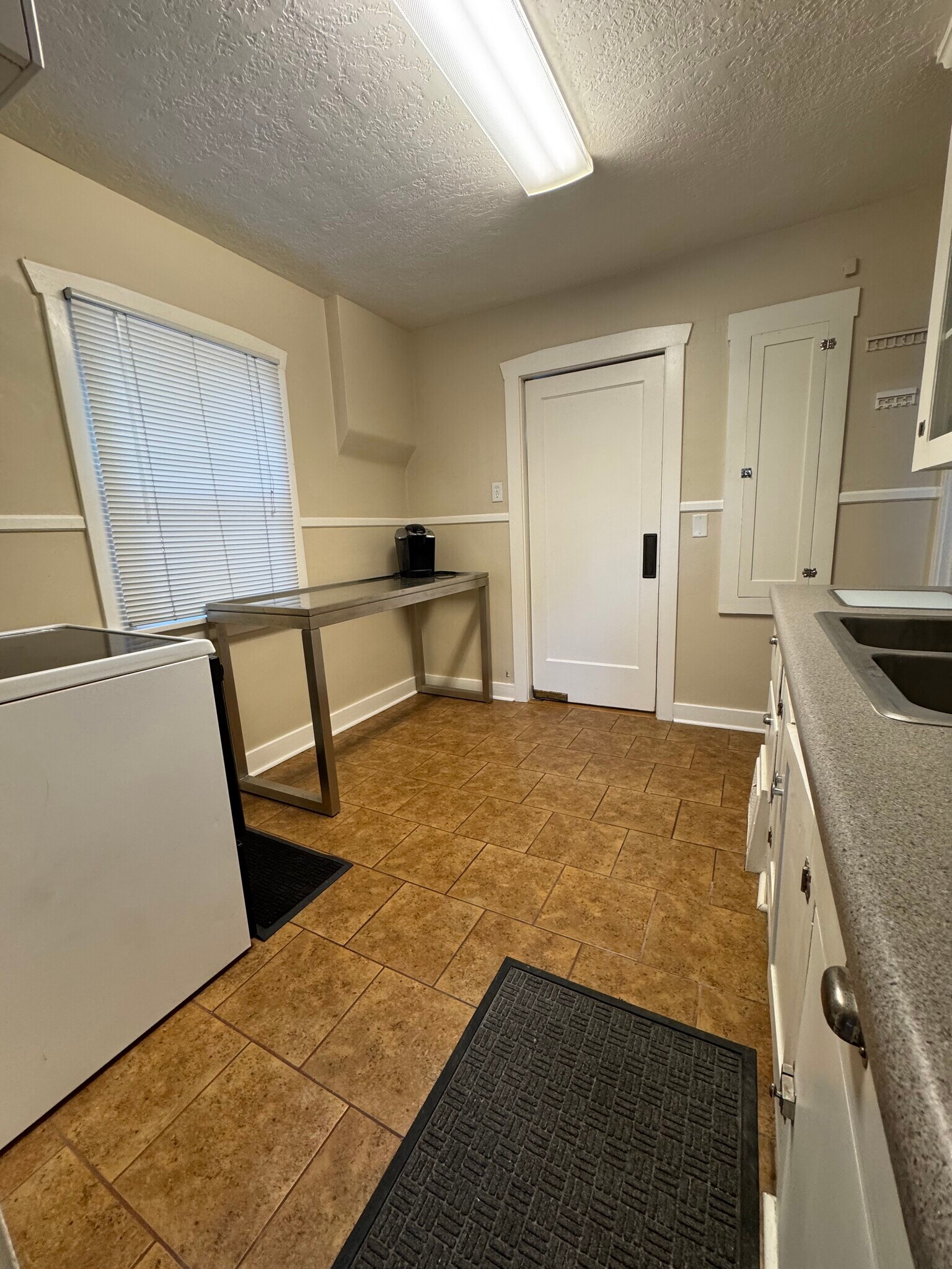 Building Photo - 732 S 900 E