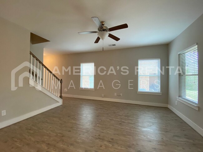 Building Photo - Townhome for rent in Gardendale!!! Availab...