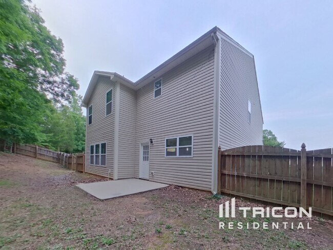 Building Photo - 5005 Sandi's Ct