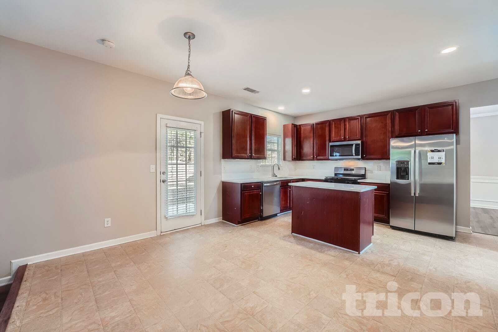 Building Photo - 5190 Hopewell Manor Dr