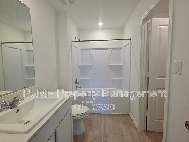 Building Photo - 256 Northern Pintail Dr