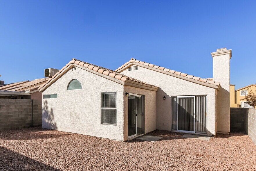 Building Photo - 7122 Knoll View Dr