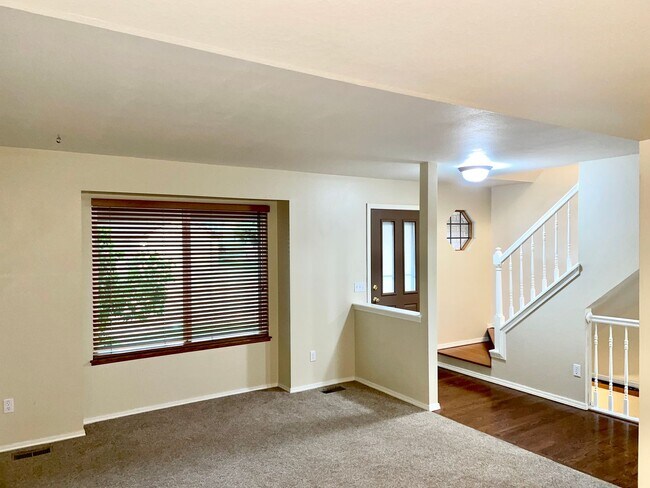 Building Photo - FANTASTIC 4 BEDROOM IN FAIRFAX