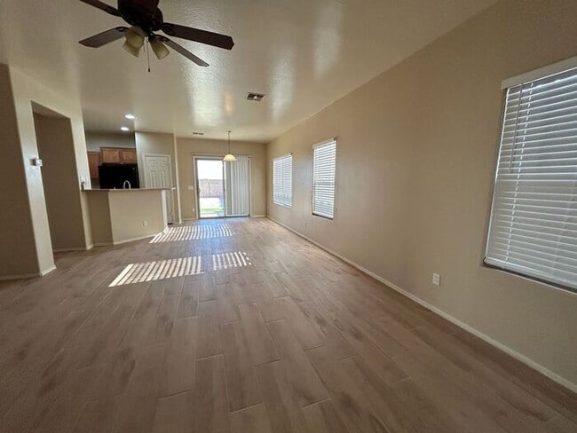 Building Photo - 7635 W Springfield Wy