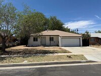 Building Photo - Newly remodeled 3 bedroom, 2 bath home.