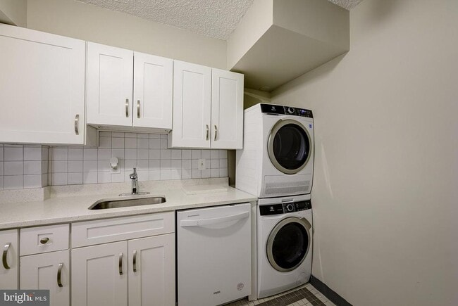 Building Photo - 1245 13th St NW