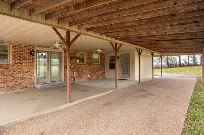 Building Photo - 87 E Hill St