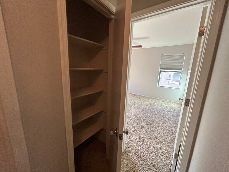 Building Photo - 8111 W Lynwood St