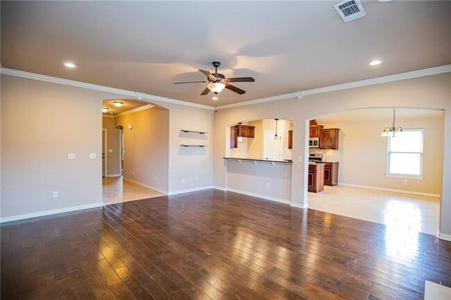 Building Photo - 2955 N Raven Ln