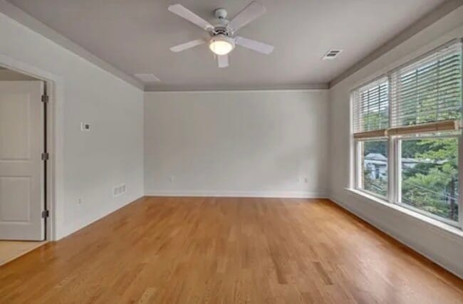 Building Photo - 1390 Dutch Valley Pl NE