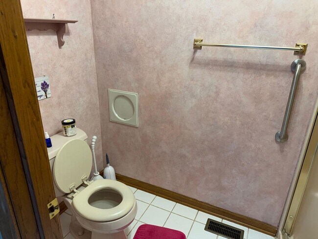 Building Photo - 229 Shea Dr